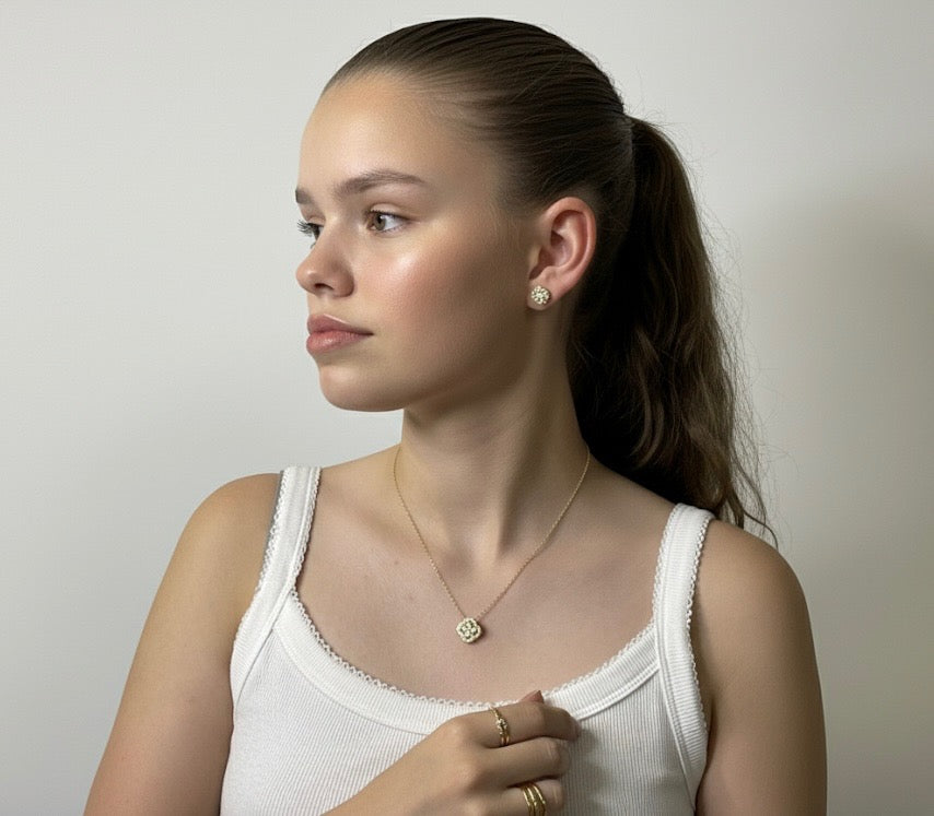 Lucky Bloom - Clover Necklace